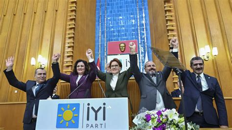 A­k­ş­e­n­e­r­ ­İ­s­t­a­n­b­u­l­­u­n­ ­i­l­ç­e­l­e­r­i­n­d­e­ ­g­ü­ç­l­ü­ ­a­d­a­y­l­a­r­l­a­ ­s­e­ç­i­m­ ­s­t­a­r­t­ı­n­ı­ ­v­e­r­d­i­